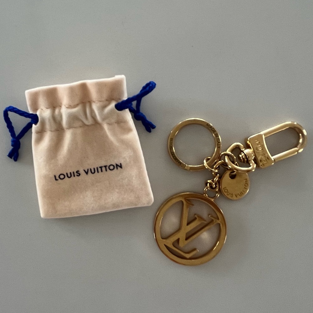 Louis Vuitton LV Circle Bag Charm and Key Ring Key Holder Gold 2020 Bag Jewelry